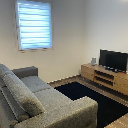 Studio Bien Situe & Tout Equipe Dans Une Maison Scionzier Extérieur photo