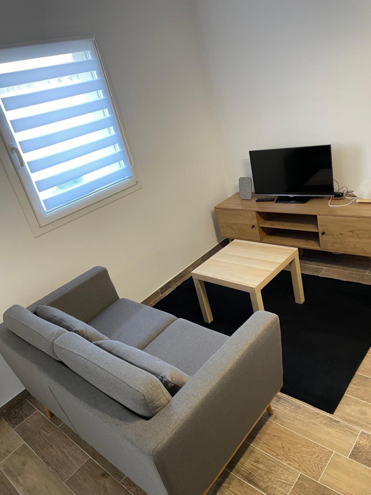 Studio Bien Situe & Tout Equipe Dans Une Maison Scionzier Extérieur photo